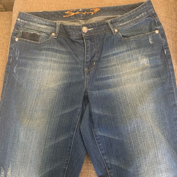 EUC  Seven 7 jeans - size 18 - has sequins - Picture 2 of 5